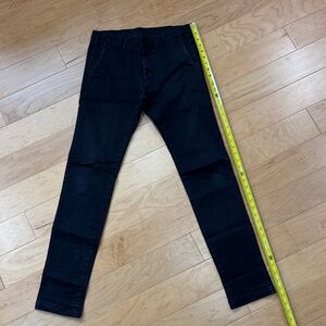 Uniqlo Men's Black Skinny Fit Chino Pant Men’s 30”